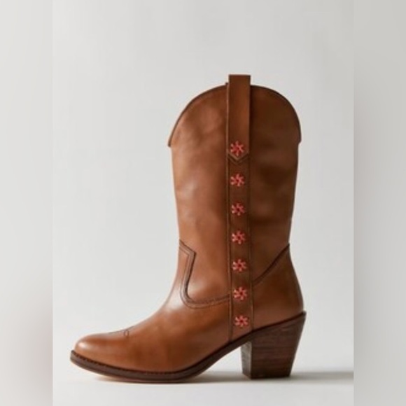 UO Floral Cowboy Boot Urban Outfitters Leather Cowboy Boots Size 6 - Picture 2 of 2